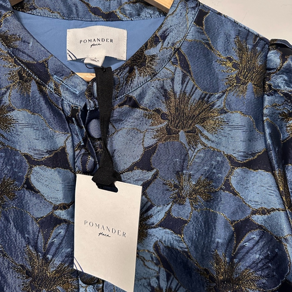 Tuckernuck Blue and Black Floral Jacquard Puff-Sleeve Shift Dress - Picture 11 of 13